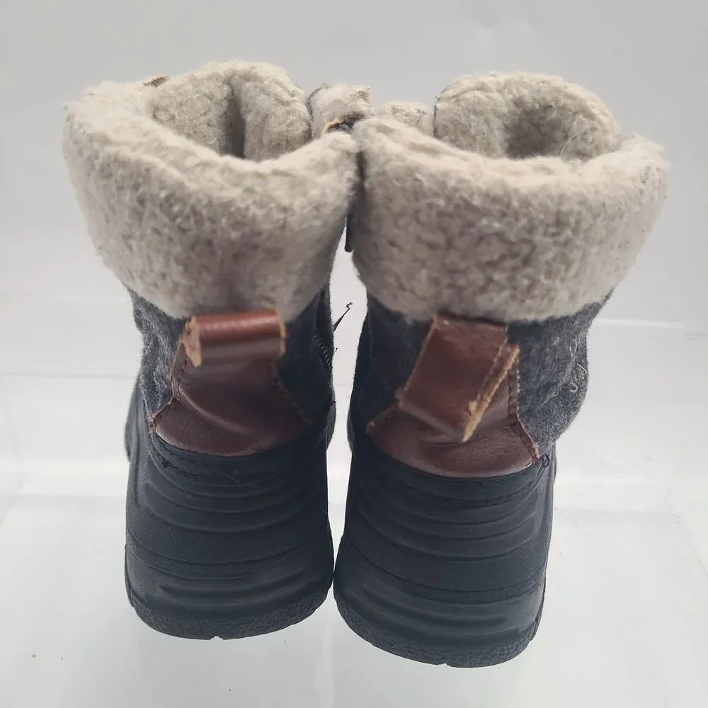 Oshkosh B’gosh Boys Snow Winter Boots Size 5 M Side Zipper Closure